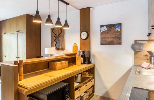 Seefeld in Tirol Apartment | Holiday Apartment "Haus Excelsior Top 31" with Mountain View, Balcony and Wi-Fi