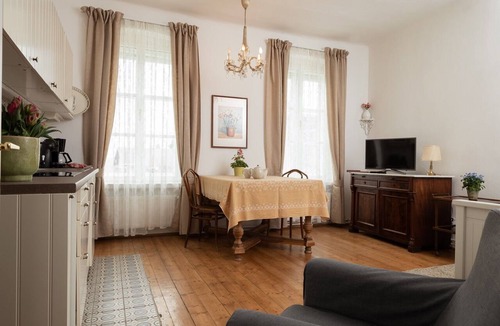 Kritzendorf Apartment | Holiday Apartment 'Bioweingut Hauerhof 99 - 4' with Shared Garden, Wi-Fi and Air Conditioning
