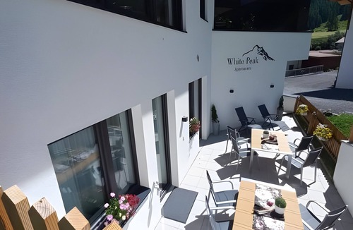 Galtur Apartment | Holiday Apartment 'Ballunspitze' with Mountain View, Shared Terrace and Wi-Fi