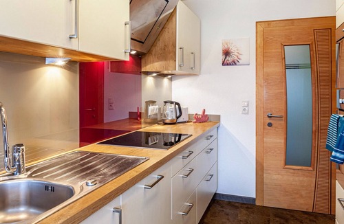 Finsing Apartment | Holiday Apartment "Fewo Bergtroll" with mountain view, balcony and Wi-Fi