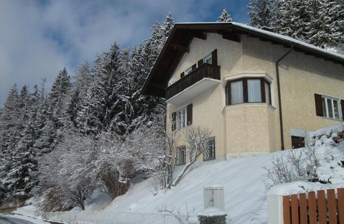 Navis House | Holiday apartment in a quiet location on the edge of a forest