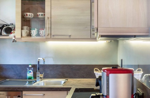 Weidach Apartment | Holiday Apartment "Sonnenschein Suite" with Mountain View, Shared Garden & Wi-Fi
