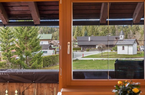 Weidach Apartment | Holiday Apartment "Sonnenschein Suite" with Mountain View, Shared Garden & Wi-Fi
