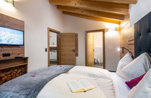 Ladis Apartment | Holiday apartment with a panoramic view