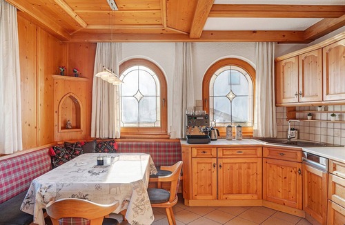 Helfenstein House | Holiday Home 'Haus Hart Im Zillertal 6 People' with Mountain View, Terrace & Wi-Fi