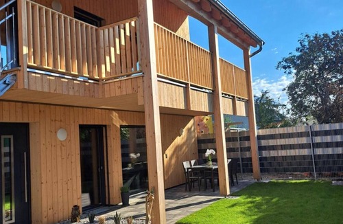 Hoechst House | Holiday Home 'Ferienhaus Brunner' with Private Terrace, Private Garden and Wi-Fi