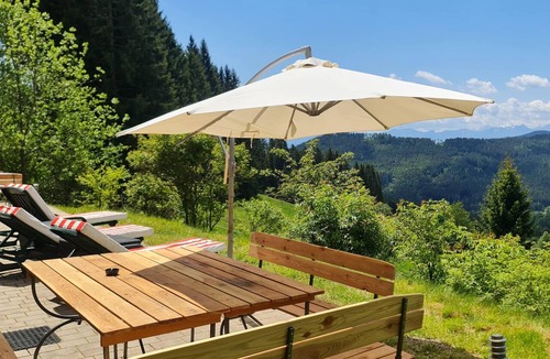 Liebenfels House | Holiday home on an estate with beautiful views
