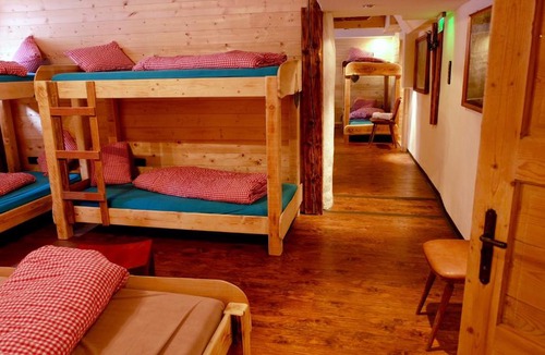 Leutasch Hostel | Hostel Weisses Rössl