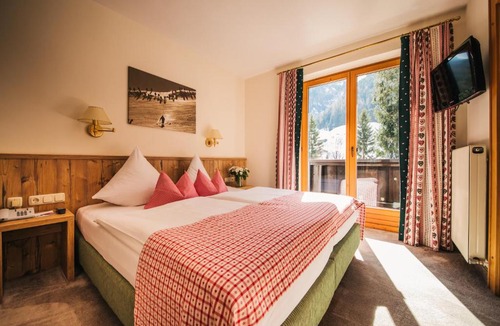 Sankt Anton am Arlberg Hotel | Hotel Dr Otto Murr B&B