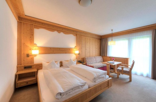 Flirsch Hotel | Hotel Troschana