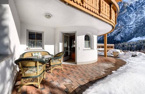 Brand Apartment | House Alvier - 3-Room apartment Rothorn with terrace