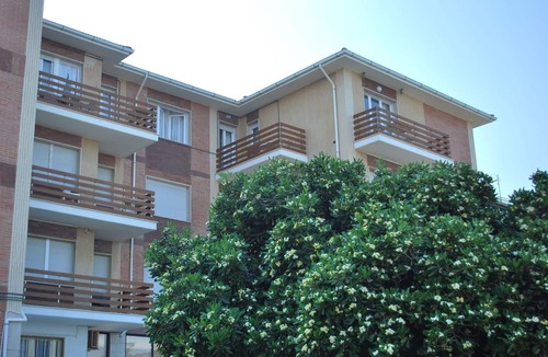 Marina di Castagneto Carducci Apartment | Beautiful apartment for 2 guests with WIFI, A/C, TV, balcony and panoramic view