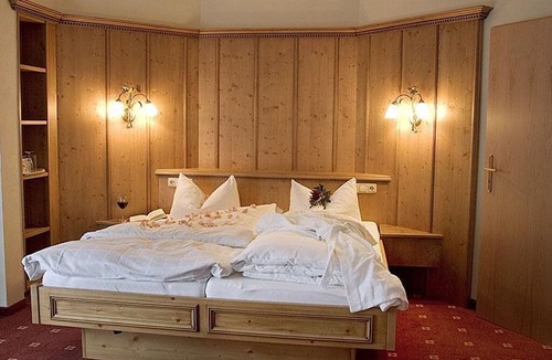 Riezlern Hotel | Junior Suite Walserblick with Balcony - Haller's Posthotel