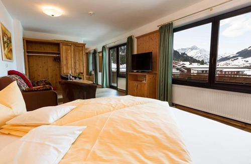 Riezlern Hotel | Junior Suite Walserblick with Balcony - Haller's Posthotel