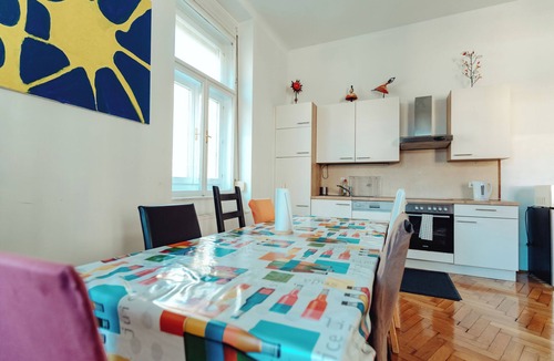 Graz City Centre Apartment | Lilians modern apartment in historical Citycenter