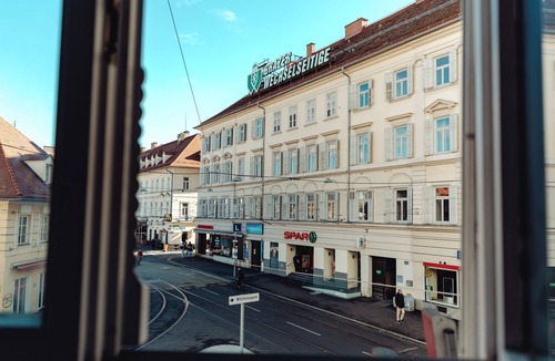 Graz City Centre Apartment | Lilians modern apartment in historical Citycenter