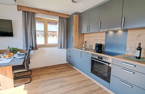 Oberau Apartment | Lovely apartment for 4 guests with WIFI, TV and panoramic view