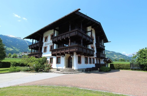 Kapfing Apartment | Lovely apartment for 2 guests with WIFI, TV, balcony, pets allowed and panoramic view