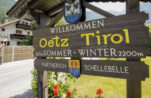 Oetz Apartment | Lovely apartment for 4 guests with WIFI, TV and parking