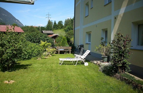 Quadratsch Apartment | Lovely apartment for 4 people with WIFI, TV, patio, pets allowed and panoramic view