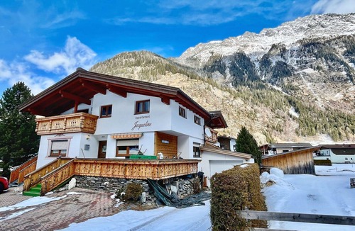 Huben Apartment | Lovely apartment for 6 guests with WIFI, balcony and pets allowed