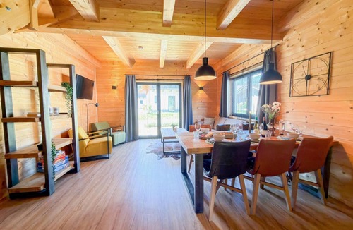 Jenig House | Lovely holiday home on park near ski resort