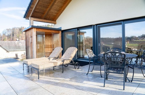 Premstatten bei Vasoldsberg House | Luxurious Apartment near Graz with Private Sauna