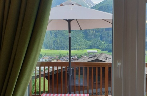 Lengdorf Apartment | Luxury apartment perfect for families with great views