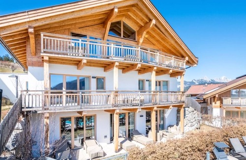 Seefeld in Tirol Apartment | Luxus Chalet Bergblick - zentral in Seefeld, Tirol by Interhome