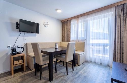 Piesendorf Apartment | Maiskogelblick Apartments - TOP 17, Balcony & Sauna
