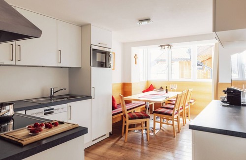 Kappl Apartment | Mattle Vacation Rental - Apartment for 4–5 People (2 Bedrooms, 2 Showers, 2 Toilets)
