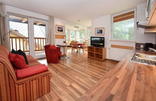 Kappl Apartment | Mattle Vacation Rental - Apartment for 4–5 People (2 Bedrooms, 2 Showers, 2 Toilets)