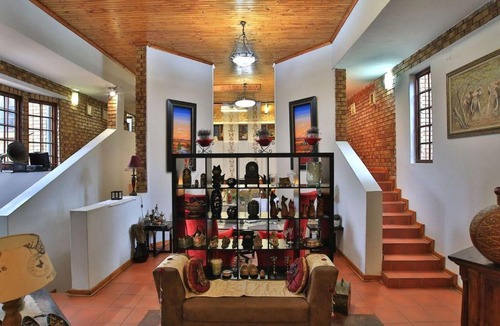 Zwartkop House | Mereke Manor