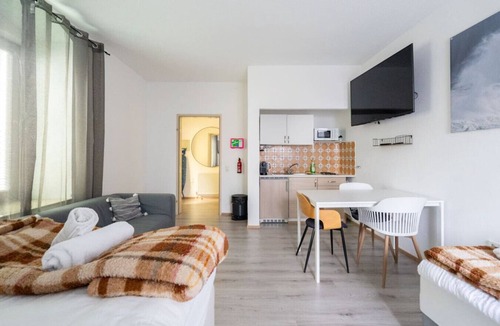 Leoben Apartment | Modern Apartment - Main Square - 30 m² - Comfort