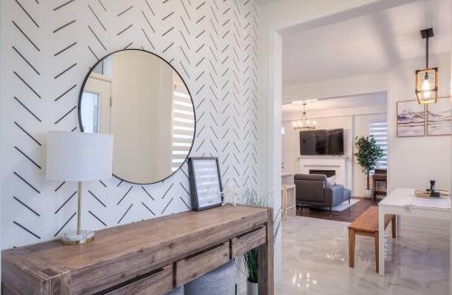 Pickering House | Modern Comforts and Spacious Living 4B/3.5 Bath