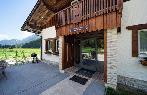 Leutasch House | Modern group lodge for families and friends, offering plenty of space, privacy, and a unique location among the mountains of Leutasch, perfect for both winter and summer.
