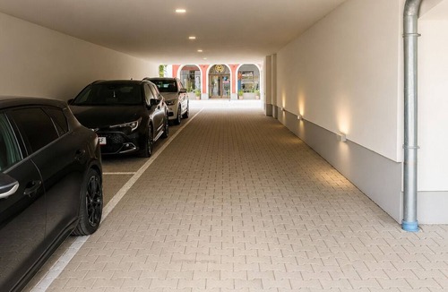 Wolkersdorf im Weinviertel Apartment | MODERN HOLIDAY APARTMENT Free Parking Free WiFi Fully Equipped 1 to 4 Guests