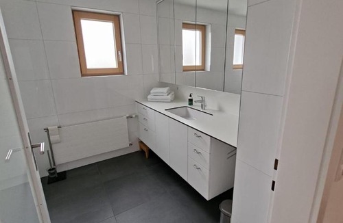 Hoerbranz Apartment | Moderne Wohnung im Grünen