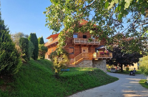 Wolfsberg House | Mountain farmer suite Relax in the mountains in style