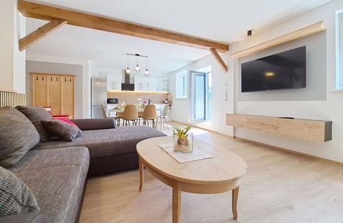 Pfons Apartment | Nice apartment for 4 people with WIFI, TV and terrace