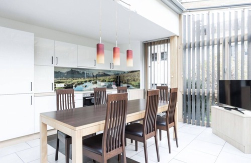 Runhof Apartment | Nice apartment for 8 guests with A/C, WIFI, TV, terrace and pets allowed