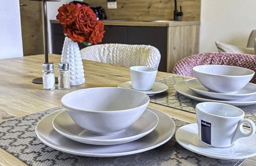 Rosegg Apartment | Nice apartment for 2 people with WIFI, A/C, TV and patio