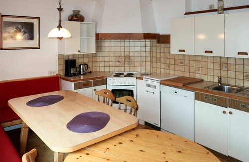 Pfunds Apartment | Nice apartment for 8 guests with WIFI, TV, balcony and pets allowed