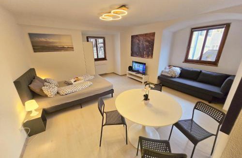 Hall In Tirol Apartment | Old Town Cozy Studio