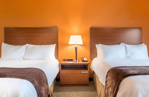 Berwick Hotel | Pet-Friendly Space w/Full Kitchen Perfect for Long Stays - Easy Access to I-35