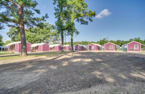 Picayune House | Picayune Tiny Home Rental ~ 11 Mi to Space Center!