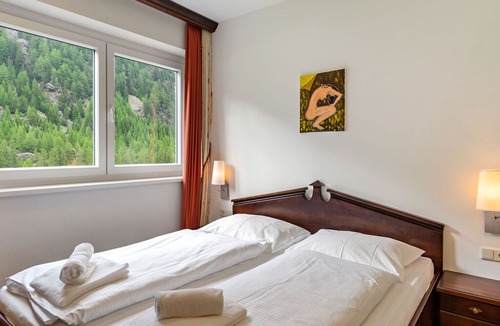 Zwieselstein Apartment | Pretty Apartment in Zwieselstein with Balcony