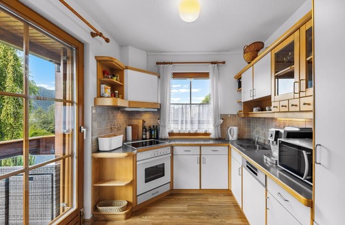 Altossiach House | Private lake house Ossiachersee Own bathing jetty - 4 bedrooms | 6 guests