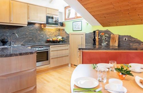 Zirl Apartment | Privatzimmeroase Felicitas exklusive Zimmer