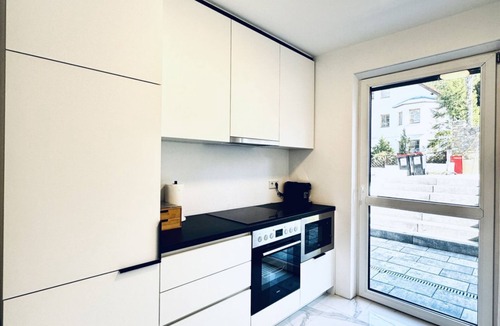 Breitenfurth bei Wien Apartment | Quiet Luxury 5BR & 1LR Villa w/Garden & Terrace
